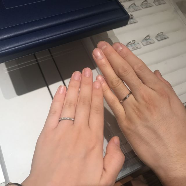 【銀座ダイヤモンドシライシの口コミ】 デザインが自分の気に入るものがあった。
着け心地が非常に良くこれから先…