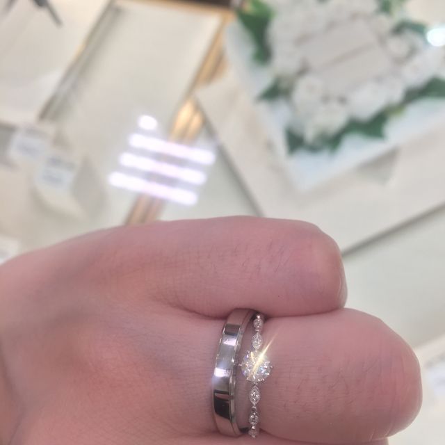 【CHARMY(チャーミー)の口コミ】 結婚指輪はシャネルのココクラシュかなと考えていて、それに合う婚約指輪…