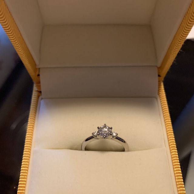 【ケイウノ ブライダル(K.UNO BRIDAL)の口コミ】 ダイヤモンドだけ先に買ってもらっていたので、そのダイヤモンドを使って…
