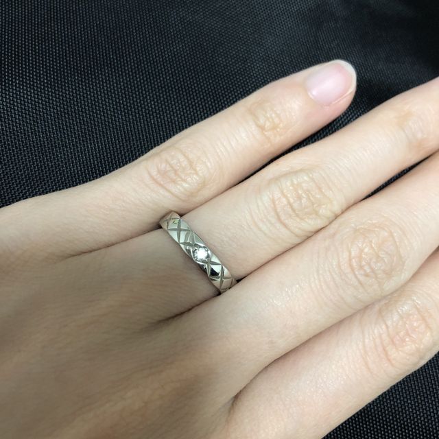 【シャネル(CHANEL)の口コミ】 ある程度デザイン性があるもの、幅が広めなもので探していました。仕事中…