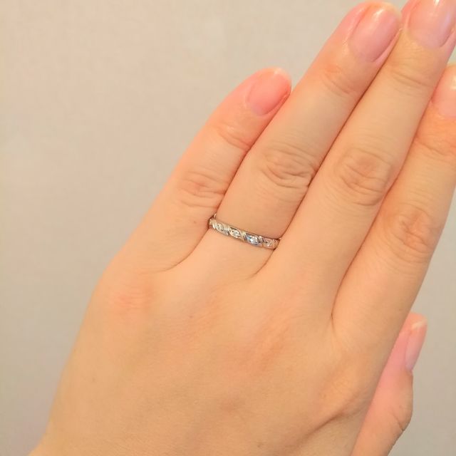 【ショーメ(CHAUMET)の口コミ】 私は、指輪に小傷がつき段々と灰色にくすんでいくのが嫌でした。でもシン…