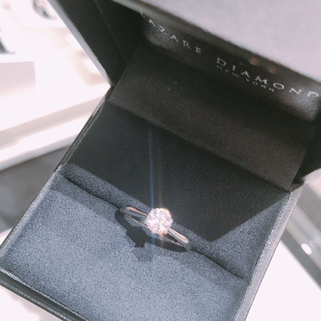 【ラザール ダイヤモンド(LAZARE DIAMOND)の口コミ】 ちょうど結婚が決まったタイミングで出た新作のデザインがこのレヴァラン…