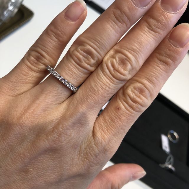 【ラザール ダイヤモンド(LAZARE DIAMOND)の口コミ】 結婚10周年記念でエタニティリングを探していました。いろんなブランドに…