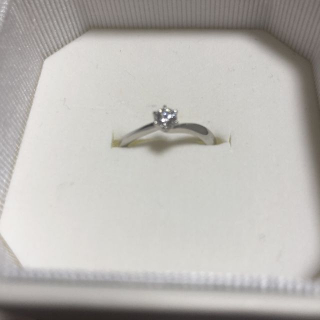 【4℃ BRIDAL(ヨンドシーブライダル)の口コミ】 限定モデルであり、特別感を感じ即決しました。繊細な作りで指にフィット…