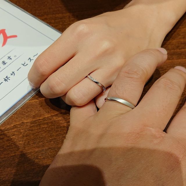 【アイプリモ(I-PRIMO)の口コミ】 指輪のデザインがとても気に入りました。ダイヤが、両サイドに入っていて…