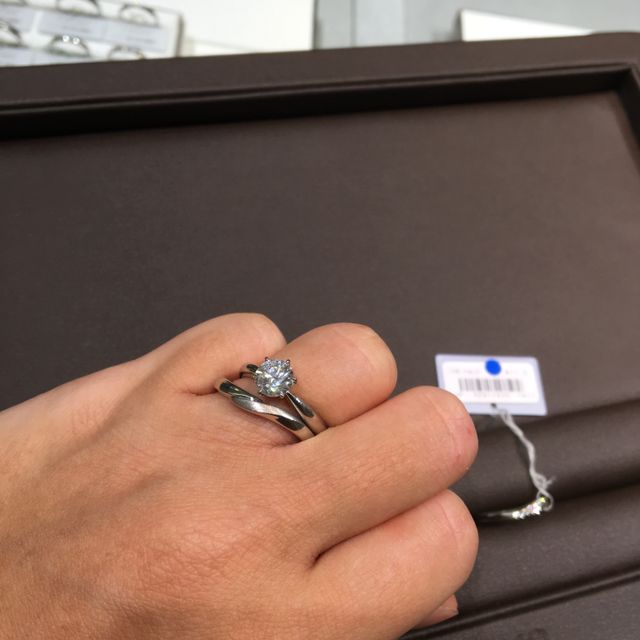 【アイプリモ(I-PRIMO)の口コミ】 上品な輝きのダイヤモンドサテンです。肌がイエローベースなので、もとも…