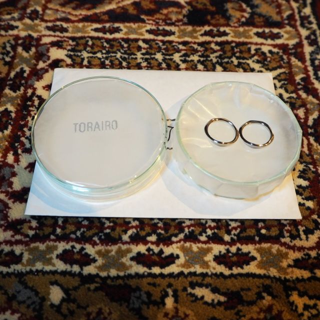 【Lovignette(ラヴィネット)の口コミ】 氷が溶けるイメージの少し珍しいデザインではあるものの、シンプルで付け…