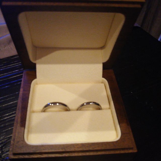 【Ponte Vecchio(ポンテヴェキオ)の口コミ】 メレダイヤがついており、指が綺麗に見えるボリュームとシンプルなデザイ…