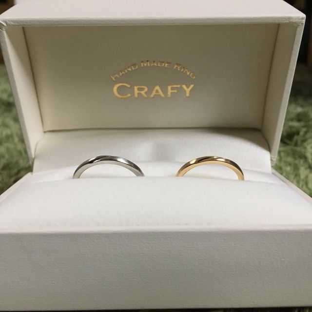 【CRAFY(クラフィ)の口コミ】 強いこだわりはなかったものの、シンプルで細めの指輪を希望。
2人の希望…