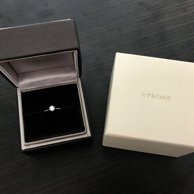 【アイプリモ(I-PRIMO)の口コミ】 婚約指輪はシンプルなものを探していました。アイプリモさんはとても接客…