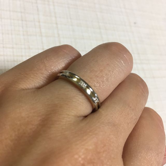 【アイプリモ(I-PRIMO)の口コミ】 指輪のデザインがシンプルさの中にこだわったデザインが施されていておし…