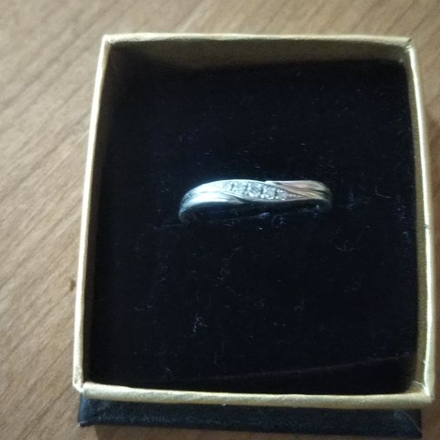 【銀座ダイヤモンドシライシの口コミ】 カタログで見たときはあまりひかれなかったが、スタッフさんのおすすめで…