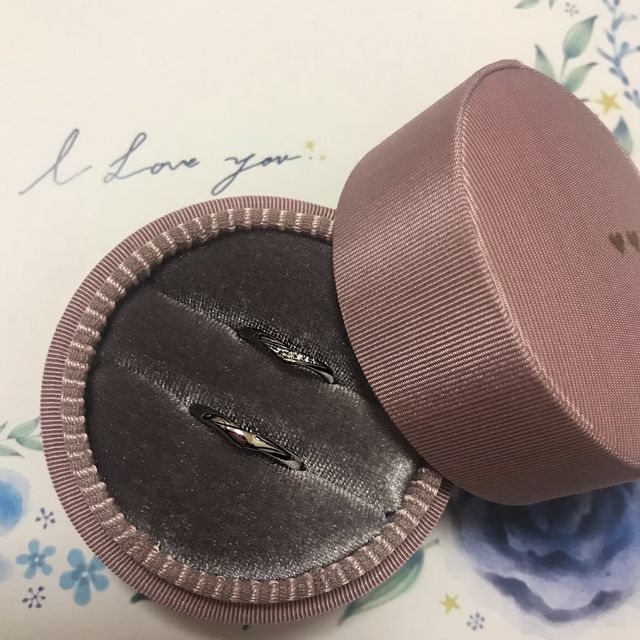 【LOVE NOTESの口コミ】 すでに持っている婚約指輪と重ねてつけた時にピッタリ合うデザインを探し…