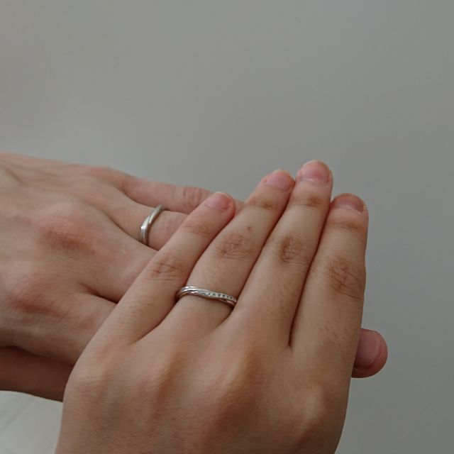 【銀座ダイヤモンドシライシの口コミ】 何点か試着させていただいた中で、お互いにデザインが気に入ったためこの…