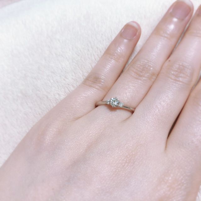 【銀座ダイヤモンドシライシの口コミ】 少し価格は高めでしたが、とってもお気に入りのデザインでした。ダイヤモ…