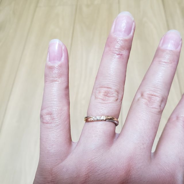 【銀座ダイヤモンドシライシの口コミ】 ピンクゴールドとプラチナのコンビのものが欲しくて探しました。色々な指…