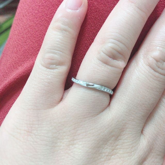 【アイプリモ(I-PRIMO)の口コミ】 ウェーブラインで華奢な印象を受けやすく、リングが細いので、目立ち過ぎ…