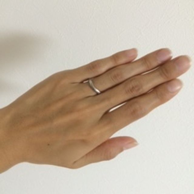 【ティファニー(Tiffany & Co.)の口コミ】 シンプルで飽きがなく、男女関係なくつけられるデザインの指輪を探してい…