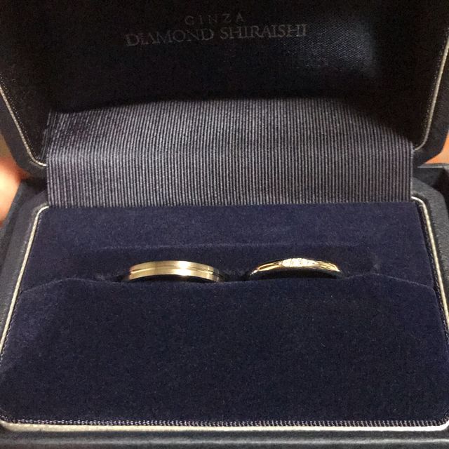 【銀座ダイヤモンドシライシの口コミ】 婚約指輪と一緒につけた時、不自然でないどちらも綺麗に見えるものを担当…