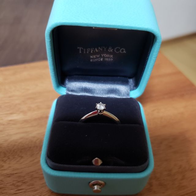 【ティファニー(Tiffany & Co.)の口コミ】 彼が買ってくれたので、私は選んでいません(笑)でもダイヤが輝いて、The!…