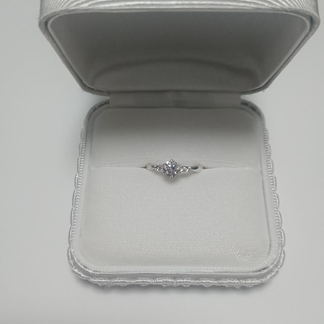 【カオキ　ダイヤモンド専門卸直営店の口コミ】 ダイヤモンドの大きさが大きくて魅力的だった！！！           
知り合い…