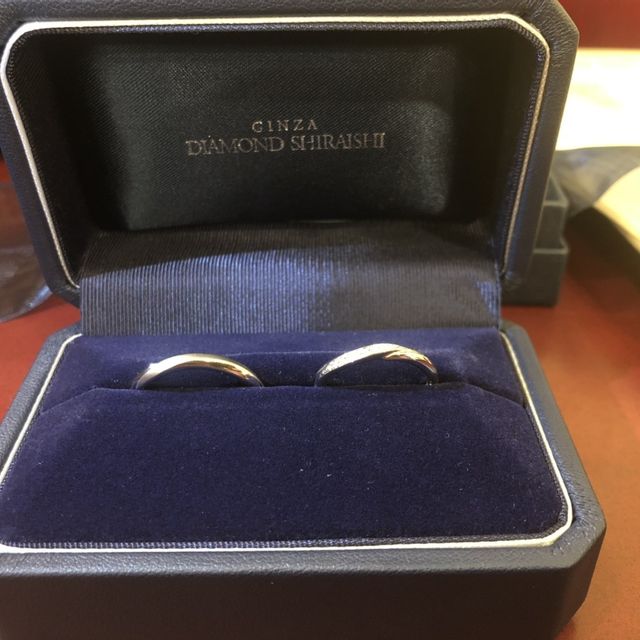 【銀座ダイヤモンドシライシの口コミ】 プロポーズリングを貰ってそれの遂になるマリッジリングを見に行きました…