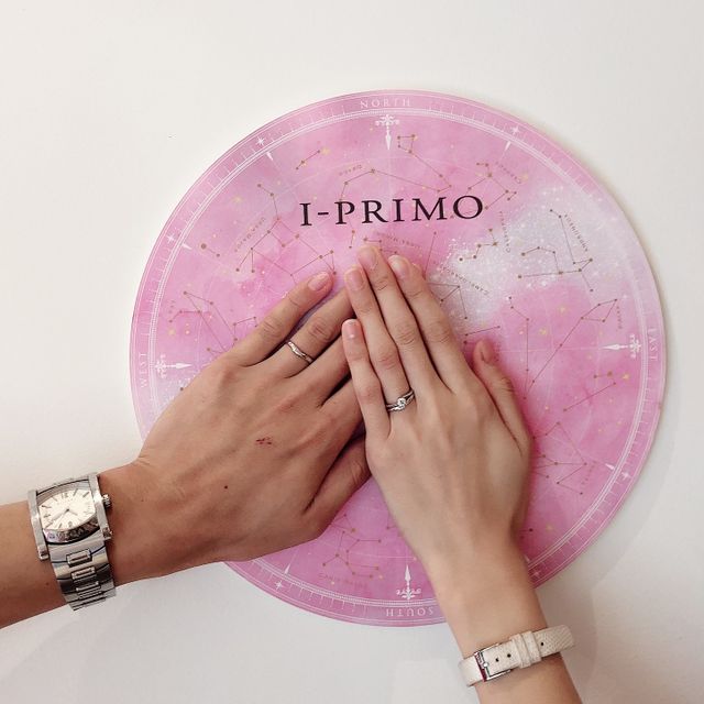 【アイプリモ(I-PRIMO)の口コミ】 婚約指輪のデザインに合わせて
少しVじになったものを選びました！
たくさ…