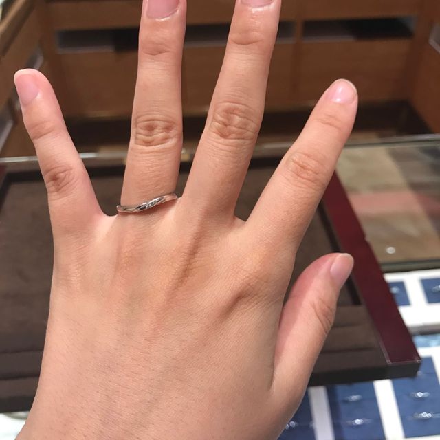 【BIJOUPIKO(ビジュピコ)の口コミ】 ウェーブでダイヤモンドは少しだけついていてほしいという希望にマッチし…