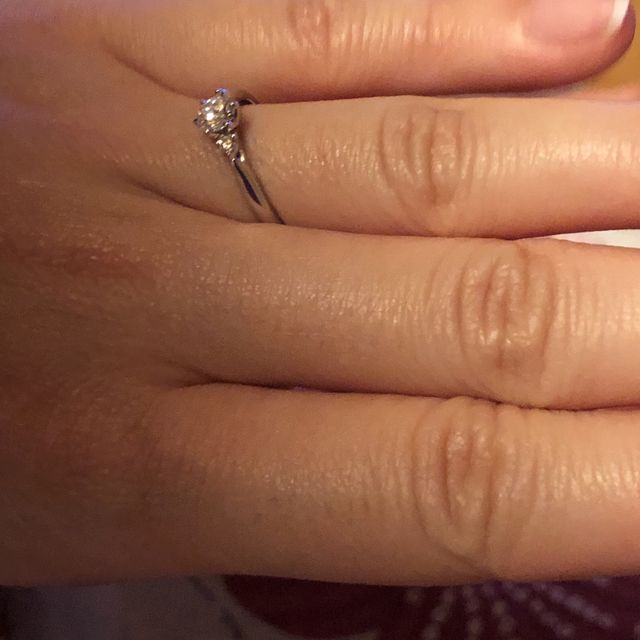 【銀座ダイヤモンドシライシの口コミ】 一番は、ダイヤモンドの輝きが素晴らしかったからです。実際に目で見て、…