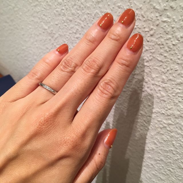 【銀座ダイヤモンドシライシの口コミ】 シンプルなデザインを希望していました。ストレートでシンプルながらもダ…