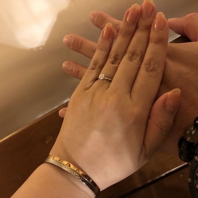 【銀座ダイヤモンドシライシの口コミ】 しっかりとしたダイヤモンドとしてのサイズをキープしながらも、綺麗なカ…