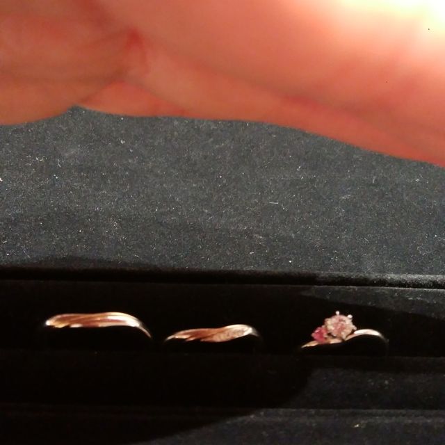 【ケイウノ ブライダル(K.UNO BRIDAL)の口コミ】 セットリングなので、重ねづけがすごくぴったりではまりがいい。デザイン…