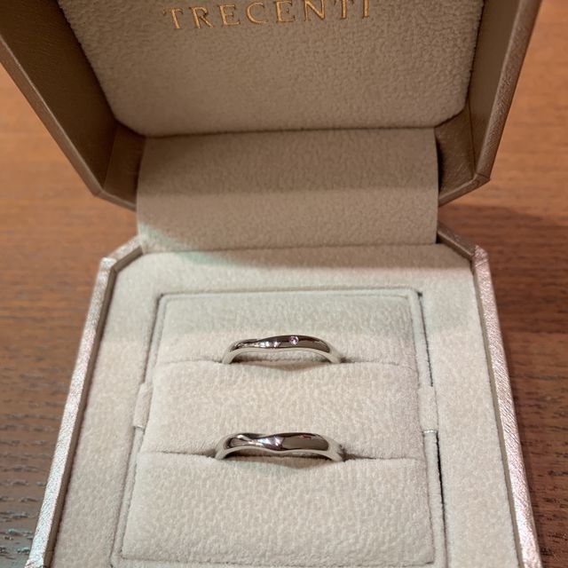 【TRECENTI(トレセンテ)の口コミ】 とにかくシンプルなもので互いにつけてすぐにペアだなとわかるデザインで…