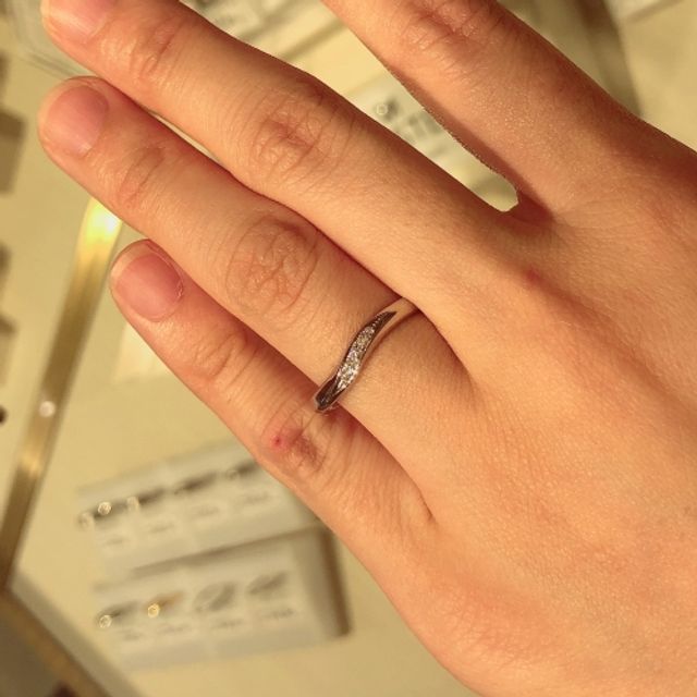 【CHARMY(チャーミー)の口コミ】 フォルムはウェーブが良いと希望を言って、店員さんに幾つか候補を絞って…