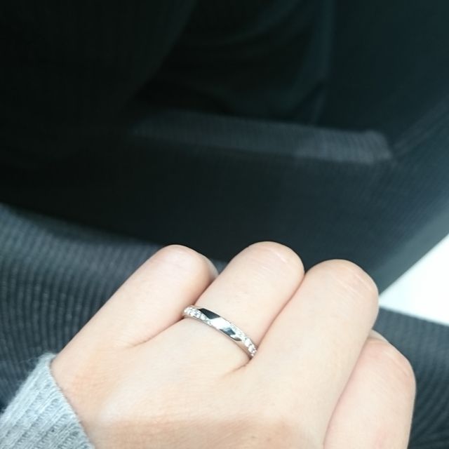 【ラザール ダイヤモンド(LAZARE DIAMOND)の口コミ】 存在感のある太さにしたく、ラザールダイヤモンドさんで太めの指輪を紹介…