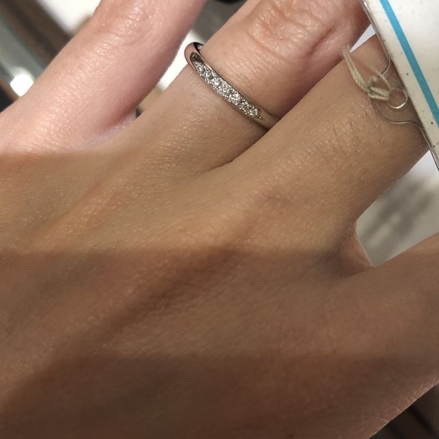 【銀座ダイヤモンドシライシの口コミ】 シンプルなデザインで、結婚指輪らしい王道さがあるところに惹かれました…