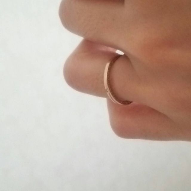 【LUCIE(ルシエ)の口コミ】 シルバー以外の色で、できればゴールドかピンクゴールドで探していました…