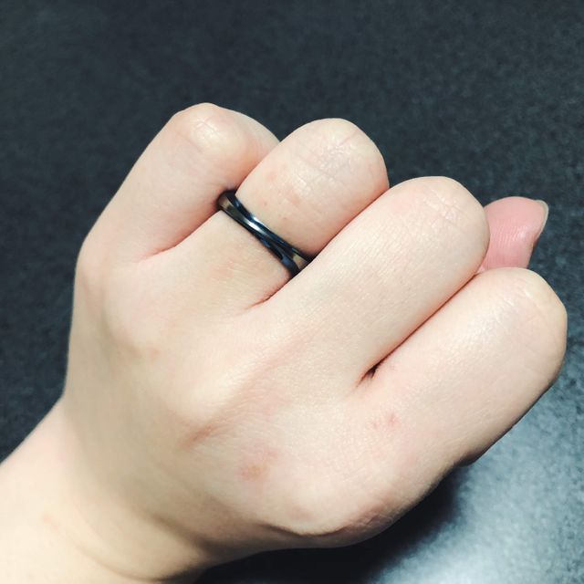 【SORA(ソラ)の口コミ】 夫も自身も金属アレルギーなので、アレルギー反応が起きないことが最も重…