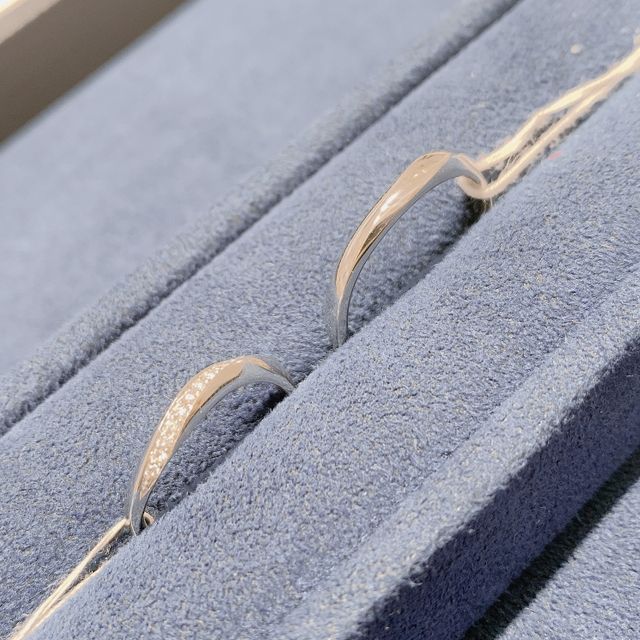 【4℃ BRIDAL(ヨンドシーブライダル)の口コミ】 最初はディズニーデザインの物が欲しいと思い
本日4℃に伺いました！
です…