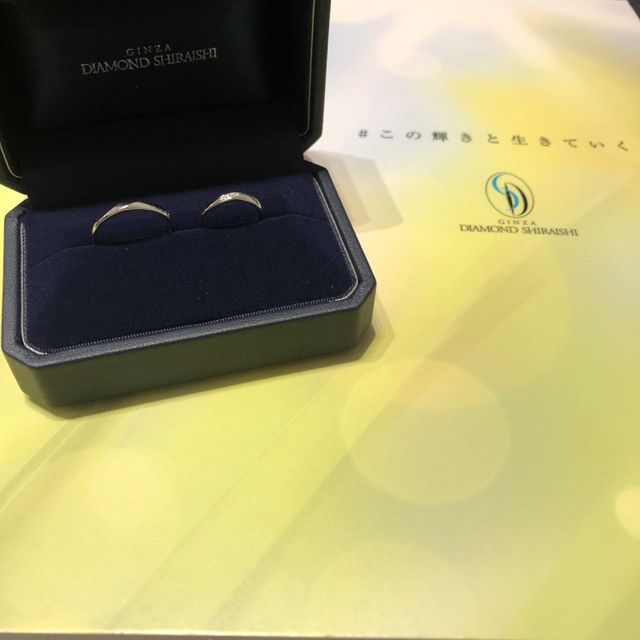 【銀座ダイヤモンドシライシの口コミ】 シンプルな雰囲気のデザインとお守りという意味を持つということに惹かれ…