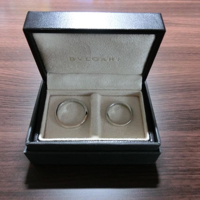 【ブルガリ(BVLGARI)の口コミ】 常に着けていても邪魔にならないようにシンプルなデザインの結婚指輪を探…