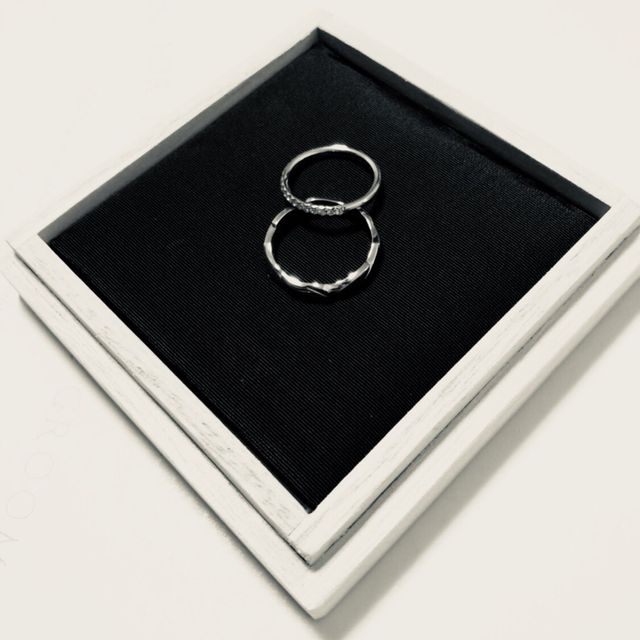 【俄(にわか)の口コミ】 この指輪の決め手はデザイン性、リングの色、リングの重さ、保証の内容が…