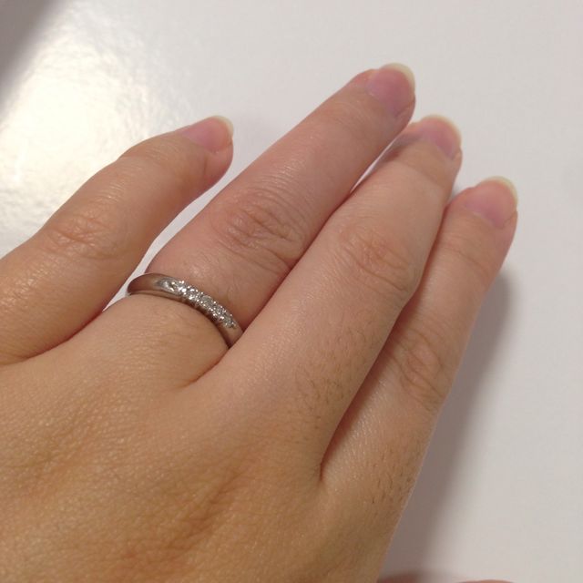 【ラザール ダイヤモンド(LAZARE DIAMOND)の口コミ】 ダイアモンドがこれだけしっかりついた結婚指輪も少なく、しかも価格がそ…
