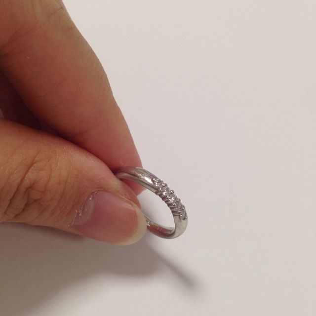 【ラザール ダイヤモンド(LAZARE DIAMOND)の口コミ】 ダイアモンドがこれだけしっかりついた結婚指輪も少なく、しかも価格がそ…