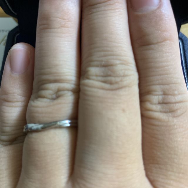 【銀座ダイヤモンドシライシの口コミ】 レディースの指輪の決め手は、デザインとコストです。
デザインに関しては…