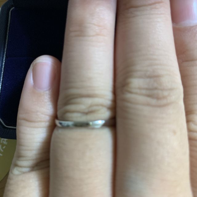 【銀座ダイヤモンドシライシの口コミ】 レディースの指輪の決め手は、デザインとコストです。
デザインに関しては…