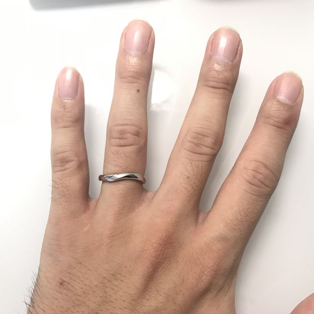 【アイプリモ(I-PRIMO)の口コミ】 一部、マット加工してあるようなデザインが気に入ったのと、指輪ごとに付…