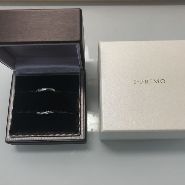 【アイプリモ(I-PRIMO)の口コミ】 一部、マット加工してあるようなデザインが気に入ったのと、指輪ごとに付…