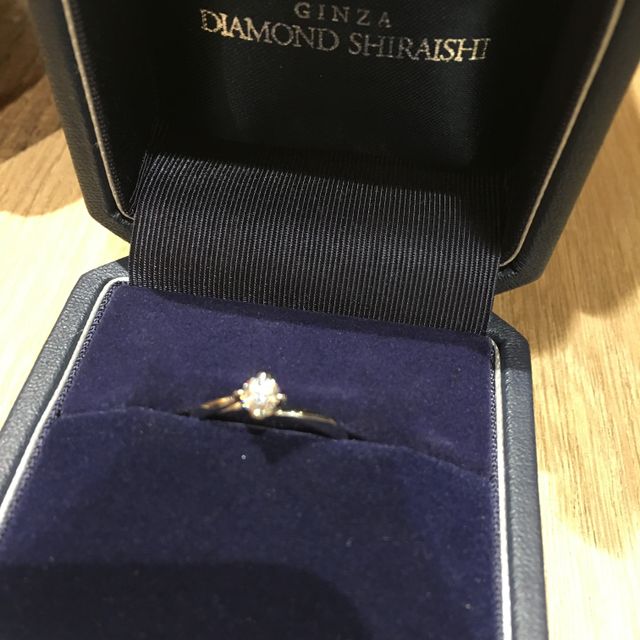 【銀座ダイヤモンドシライシの口コミ】 シンプルでありながら品があること。
手馴染みがよいデザインだったこと。…