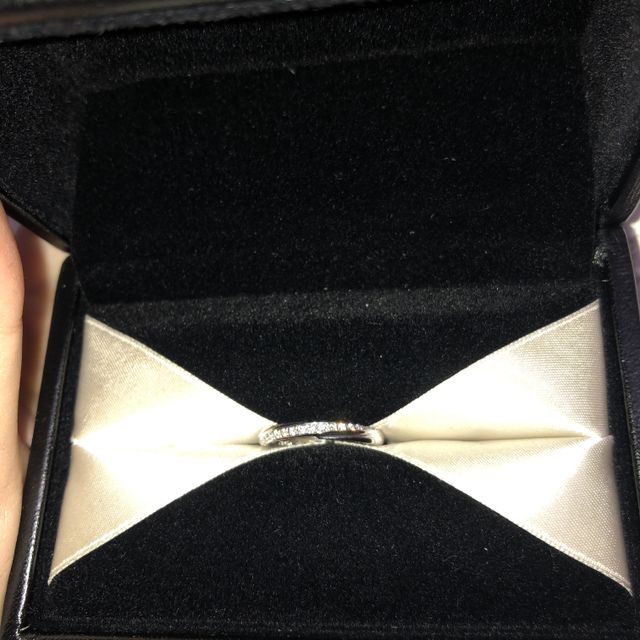 【エクセルコダイヤモンド(EXELCO DIAMOND)の口コミ】 普段は指輪などのアクセサリーはあまり着けないタイプだったので、何もわ…